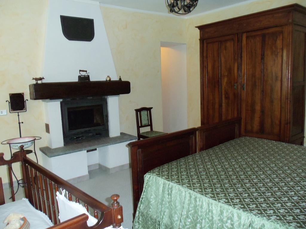 Casa Dei Ciliegi Castell'Alfero Villa Værelse billede